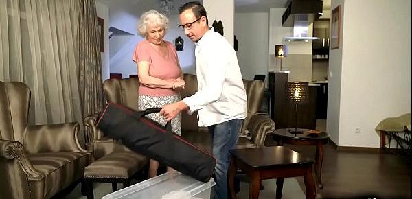  Hot male helper Rob helps her granny neighbor Norma B with her chores tand offers him to help her satisfies her sexual desires by fucking her cunt.
